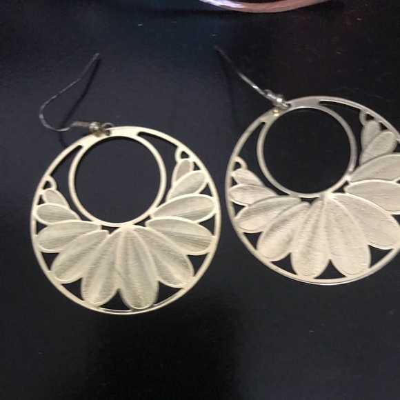 Dangling earrings - Picture 3 of 6